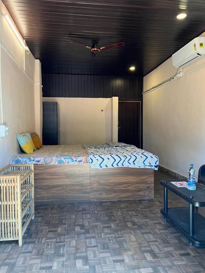 Blue Lagoon Beach Resort Гокарна Стая снимка