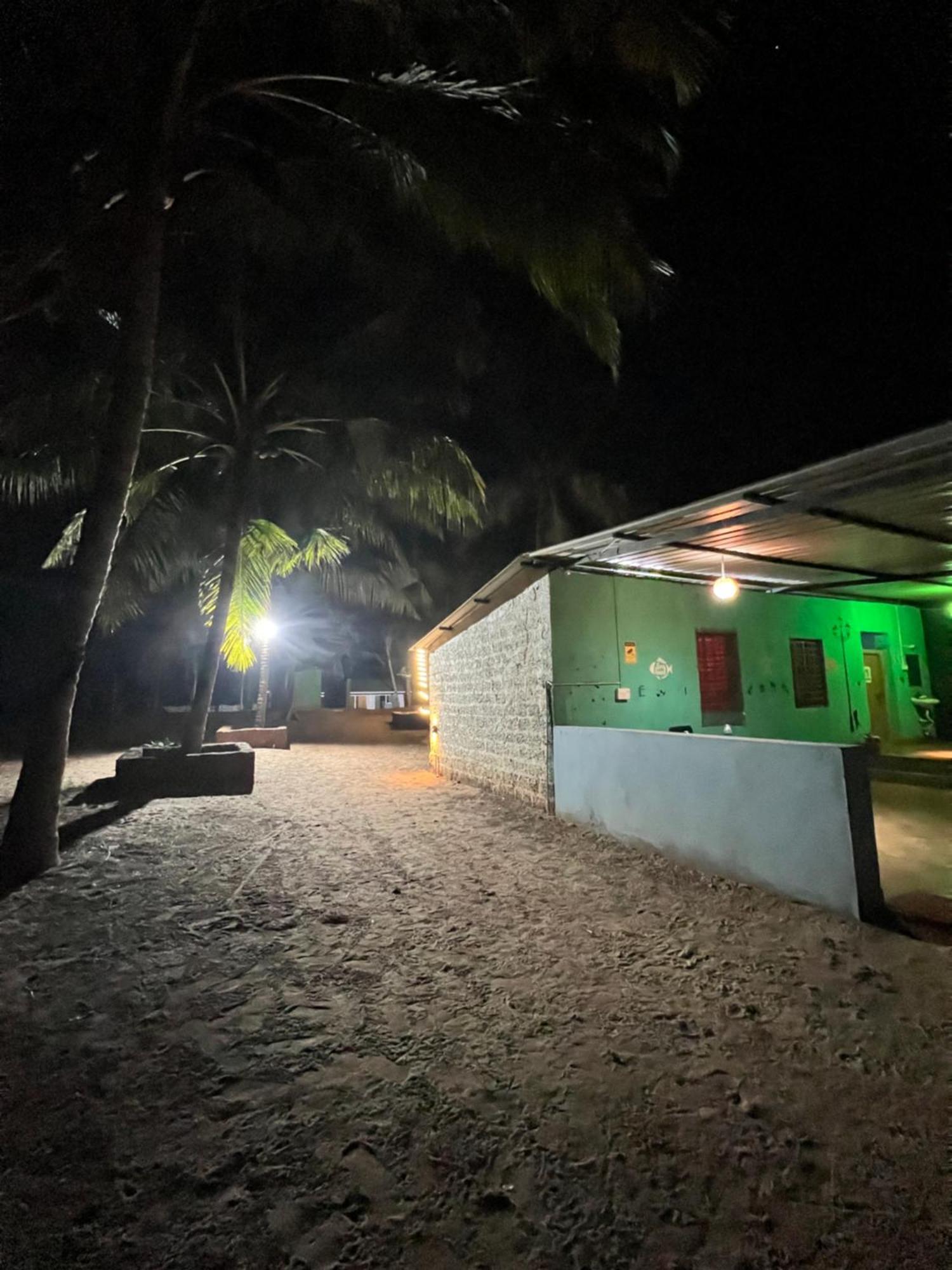 Blue Lagoon Beach Resort Гокарна Екстериор снимка